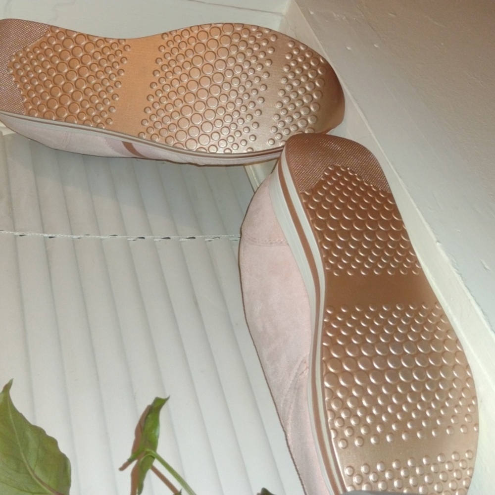 shoes - Picture 3 of 7